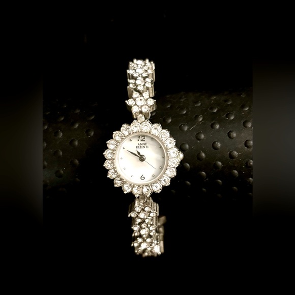 Anne Klein II Watch Gemstone Floral Band Round MOP Face New Battery - Picture 2 of 4